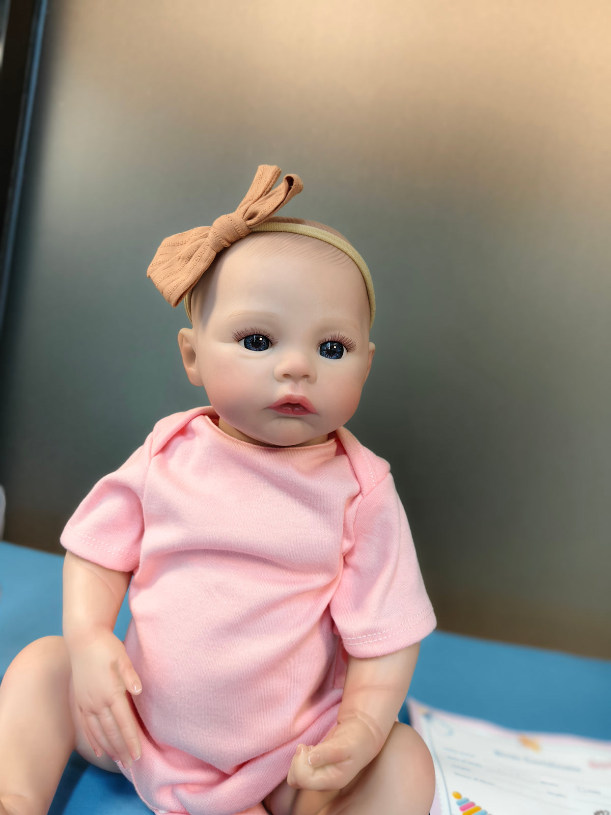 Bebé reborn niña de cuerpo completo de vinilo de 18 pulgadas/45 cm: muñeca anatómicamente correcta e impermeable de 49 cm con cabello pintado a mano