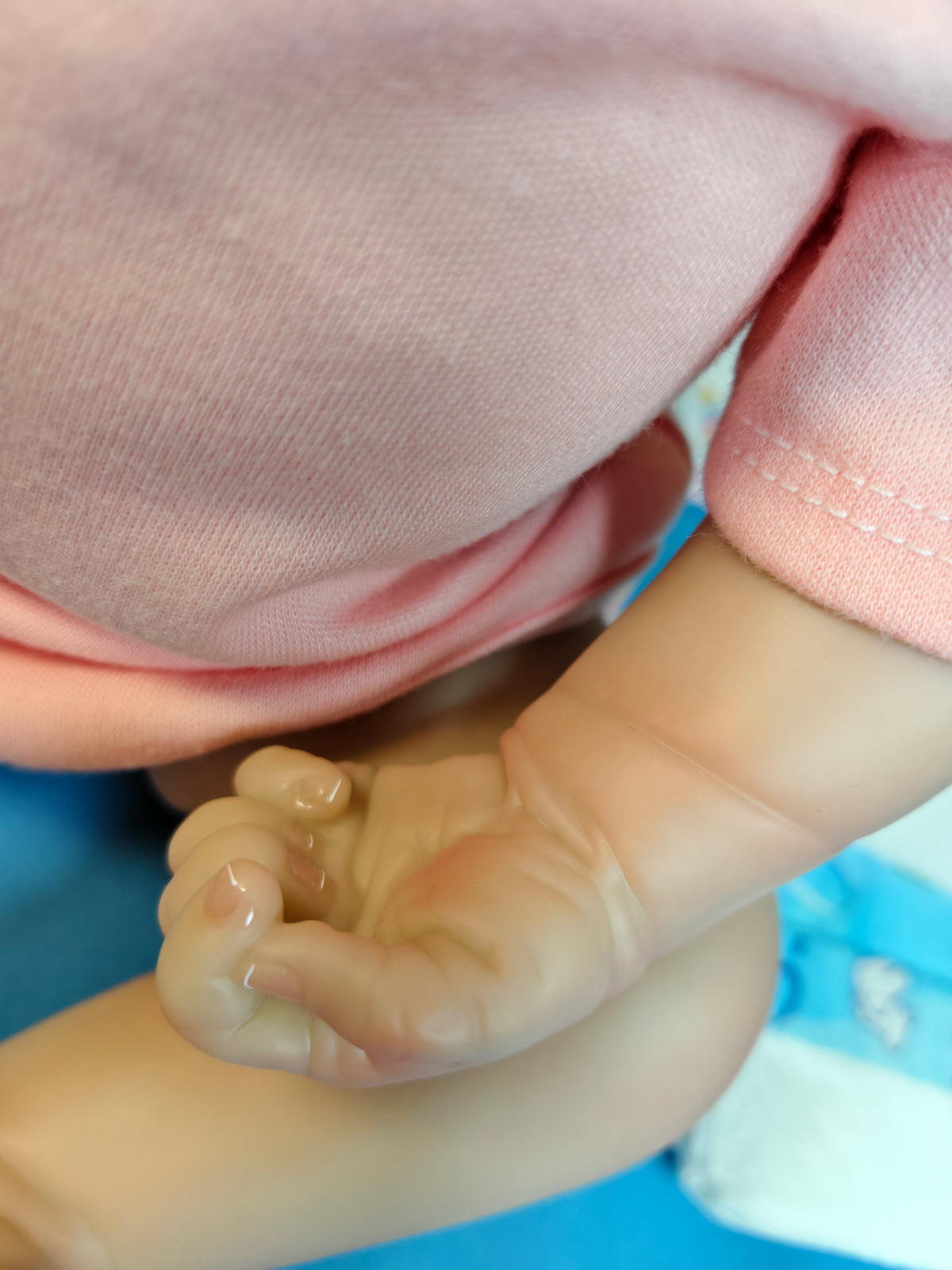 Bebé reborn niña de cuerpo completo de vinilo de 18 pulgadas/45 cm: muñeca anatómicamente correcta e impermeable de 49 cm con cabello pintado a mano