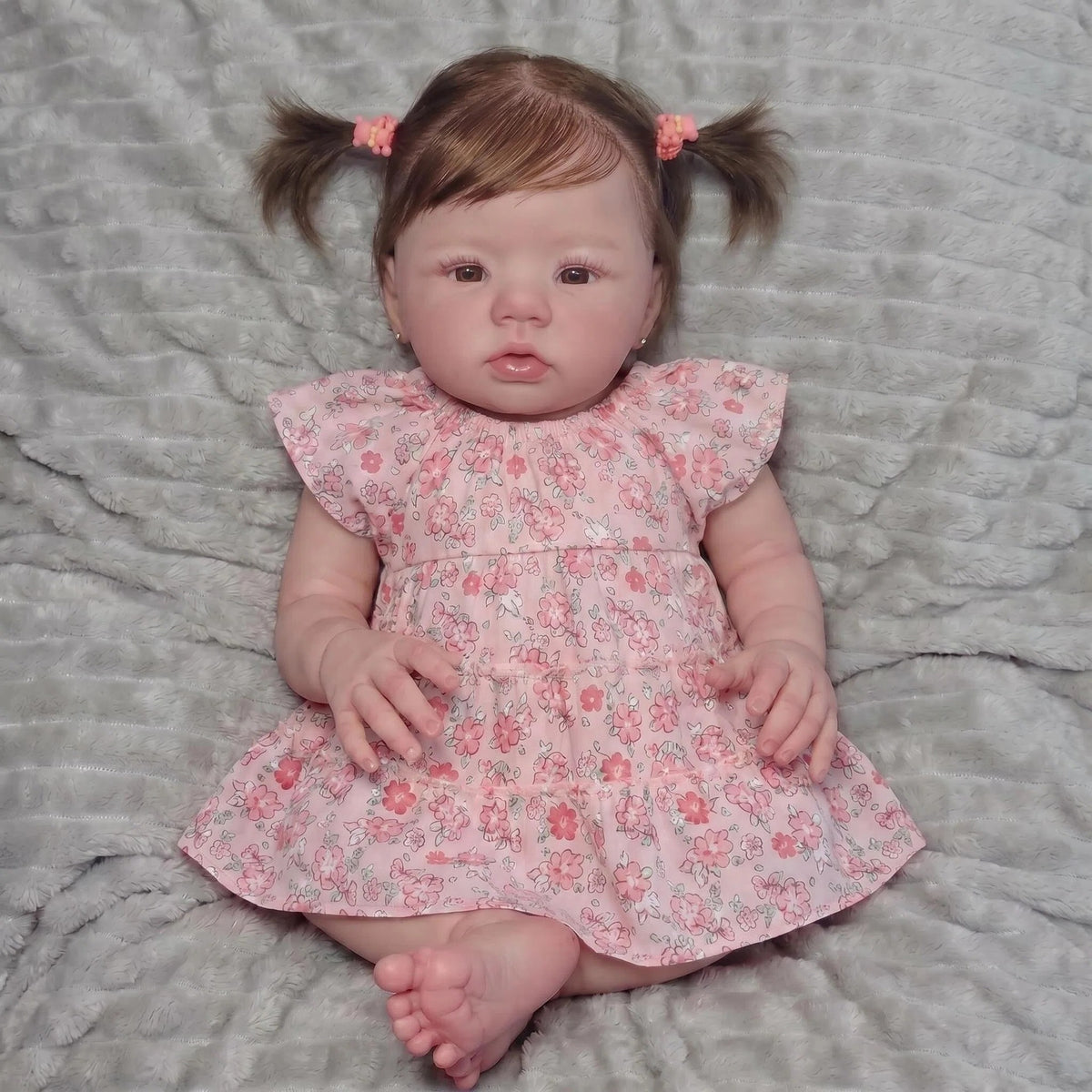 Muñeca reborn de 19 pulgadas con cuerpo completo de vinilo, ideal como juguete de simulación inmersivo para niñas pequeñas y compañera de apoyo emocional para coleccionistas adultos, una excelente opción de regalo para cumpleaños y festividades.