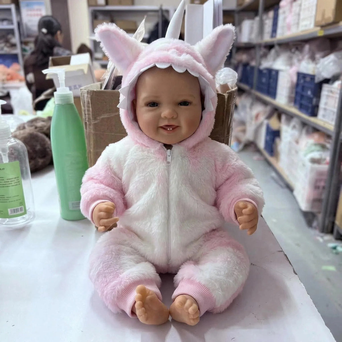 Muñeca Reborn Ha Yi de una pieza, de felpa rosa, de 17 pulgadas