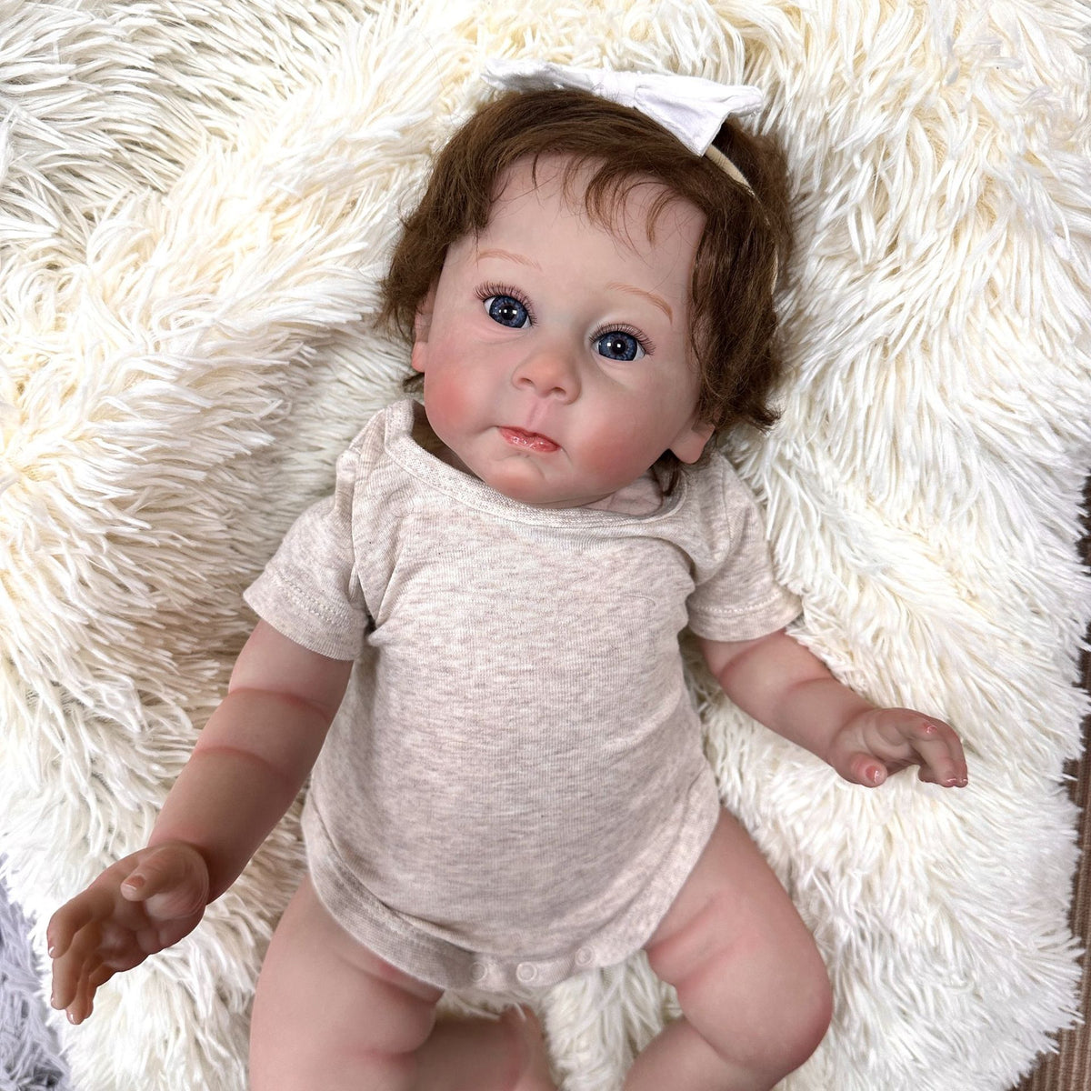 Muñecas Reborn de 23 pulgadas con cuerpo de tela, tacto suave y cabello castaño implantado, muñecas de juguete de bebé recién nacido para niñas, muñecas Reborn