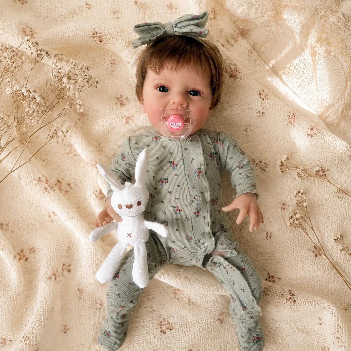 Muñeca coleccionable de 18 pulgadas con cuerpo de tela, complemento perfecto para listas de deseos de cumpleaños y selecciones de regalos de temporada festiva
