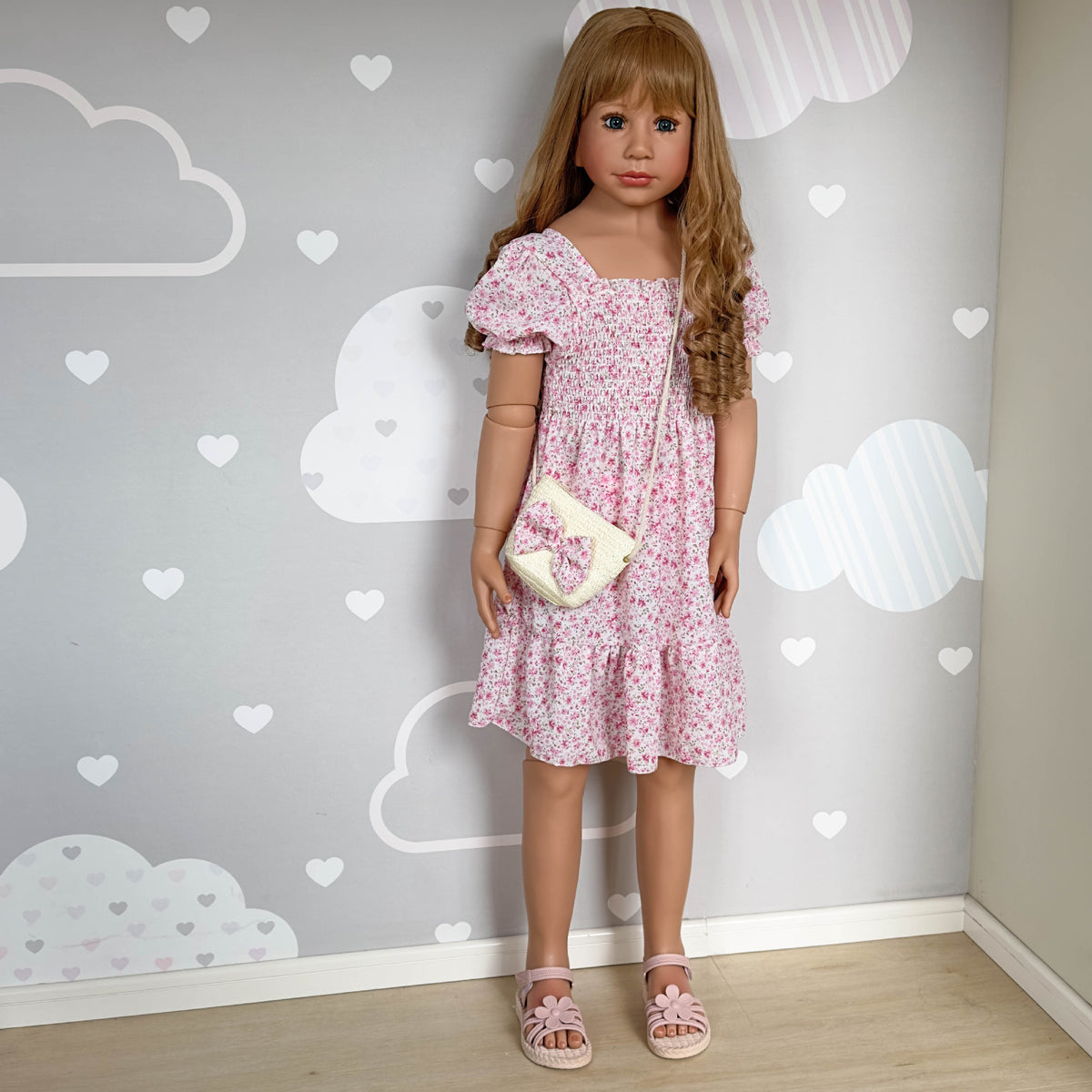 Muñecas Reborn de pie de 47 pulgadas para niños pequeños con cuerpo completo de vinilo, juguete de compañía adecuado para todo tipo de ocasiones, regalos navideños y exhibición en el hogar
