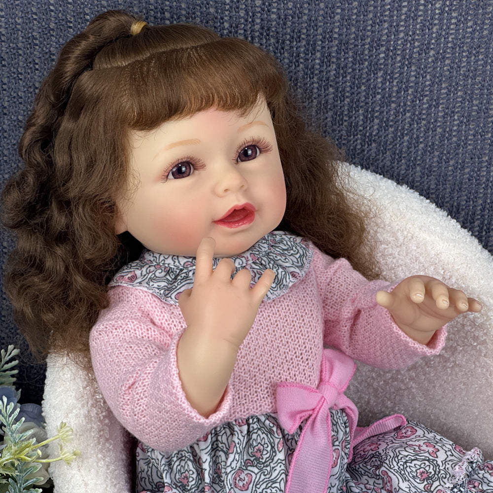 Muñeca de juego de vinilo completo de 22 pulgadas finamente elaborada, atuendo decorado con un lazo dulce, opción de regalo popular para cumpleaños y días festivos especiales
