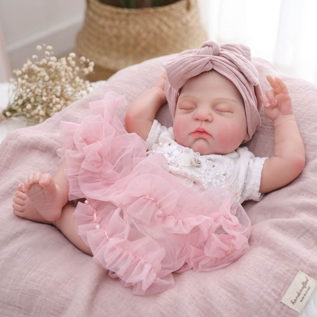 Muñeca Reborn realista durmiente de 18 pulgadas con cuerpo de tela, diadema rosa con nudo, regalo de vacaciones para niñas y coleccionistas de muñecas