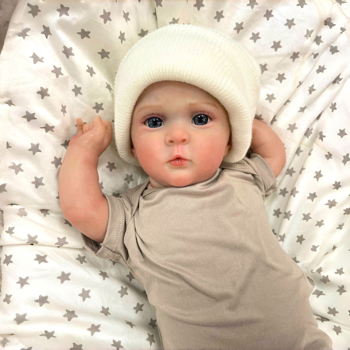Muñeca recién nacida realista de 19 pulgadas con cuerpo de tela, piel 3D detallada, muñeca coleccionable hecha a mano para niñas y amantes de las muñecas