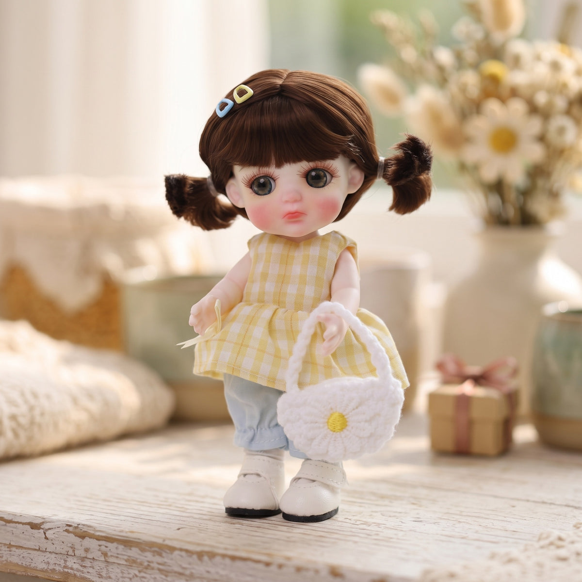 Mini muñeca de 6 pulgadas con cuerpo de cerámica, coletas adorables y traje de cuadros vichy amarillo, decoración de escritorio coleccionable, regalo
